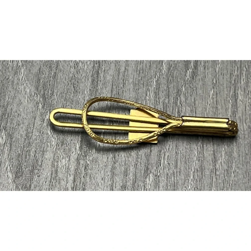 Vintage Gold Tone Hockey Player Tie Clip‎ Fashion Jewelry Sports